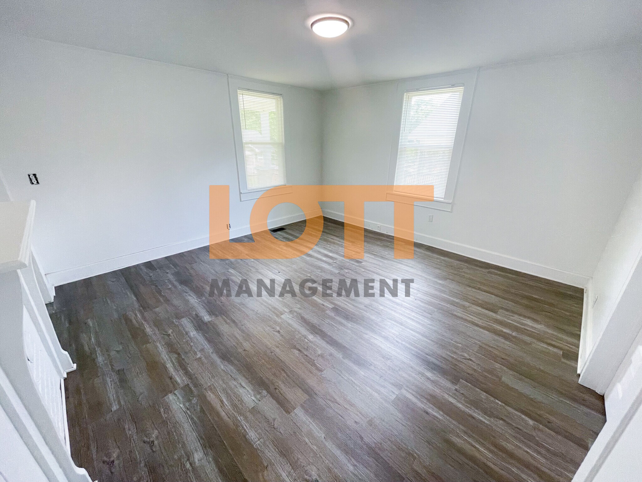 Building Photo - 276 Moore St