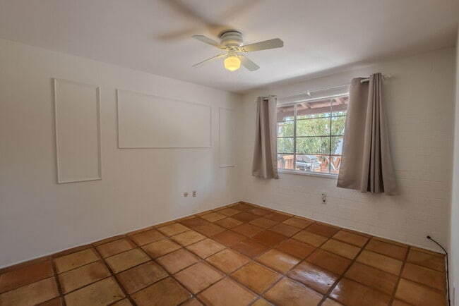 Building Photo - Green Valley Villas East Townhomes 55+ Com...