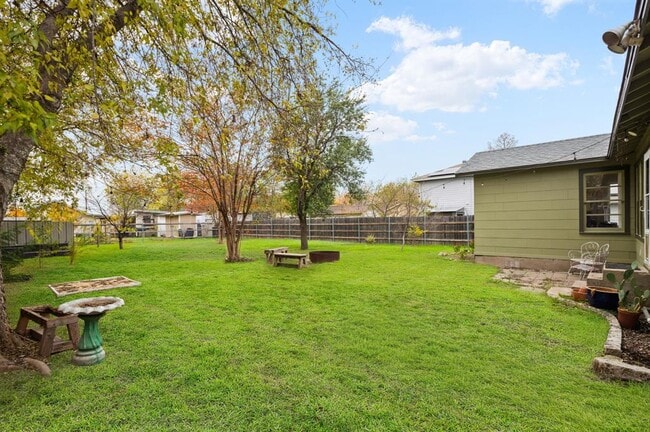 Building Photo - 503 Provines Dr