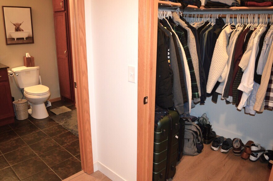 Building Photo - 8201 Mayo Dr