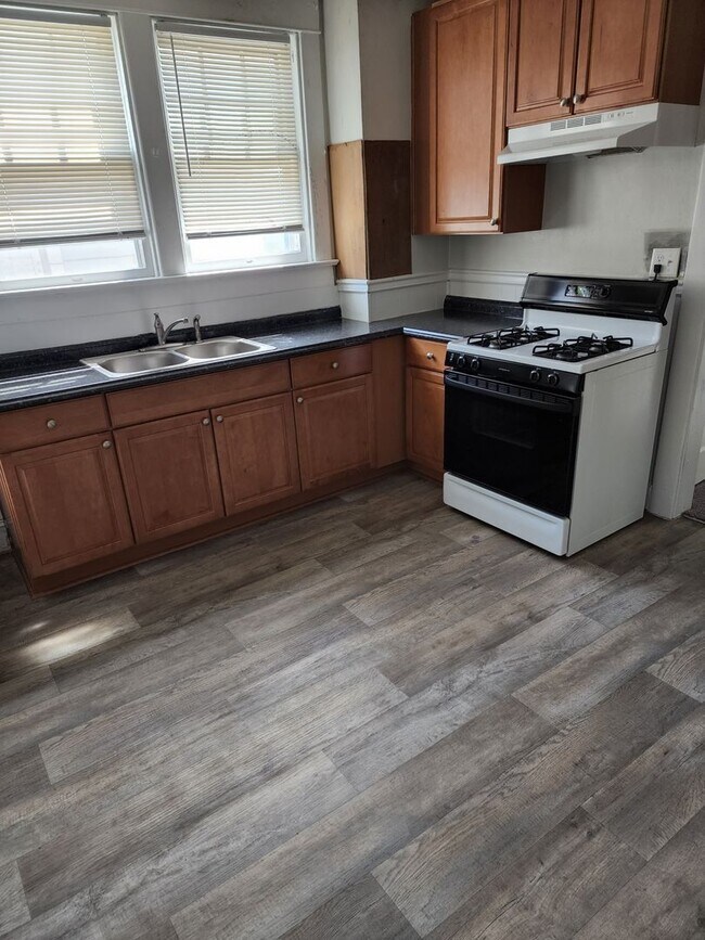 Building Photo - 3634 Kentucky Ave