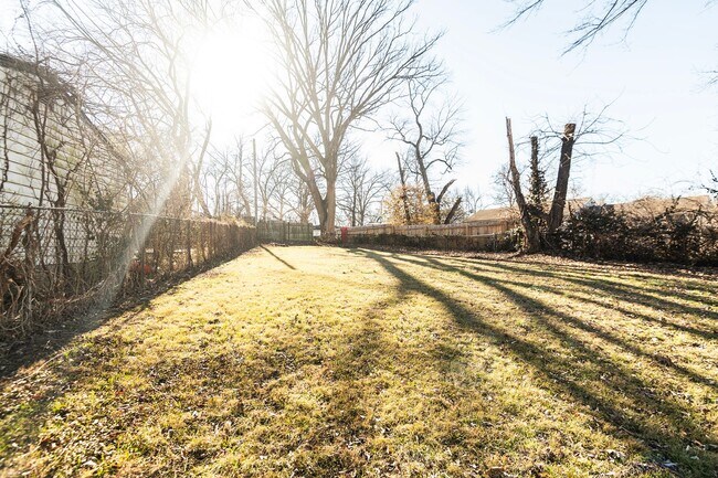 Building Photo - 8318-8320 Wabash Ave