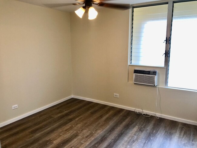 Building Photo - Kealani 2 Bdrm., 2 bath, 1 cov'd/sec'd Pkg. - Pool