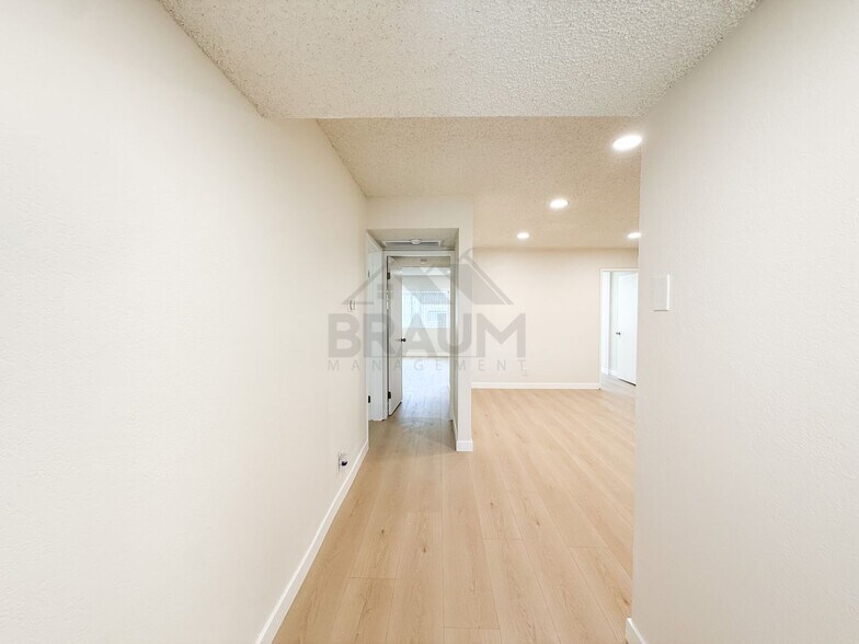 Building Photo - 4638 Tilden Ave
