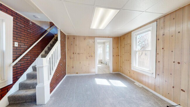 Building Photo - 3123 W 58th St