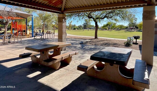 Building Photo - 7439 W Crest Ln