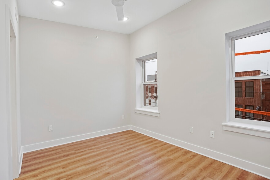 primary bedroom - 1213 N 29th St