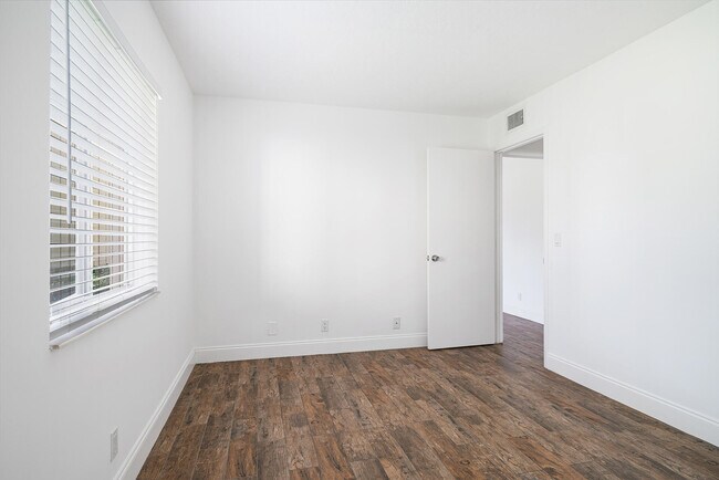 Building Photo - 4995 Sable Pine Cir