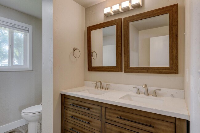 Building Photo - Streamside Duplex - Harvey Anderson
