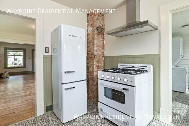 Building Photo - 1516 N 21st St