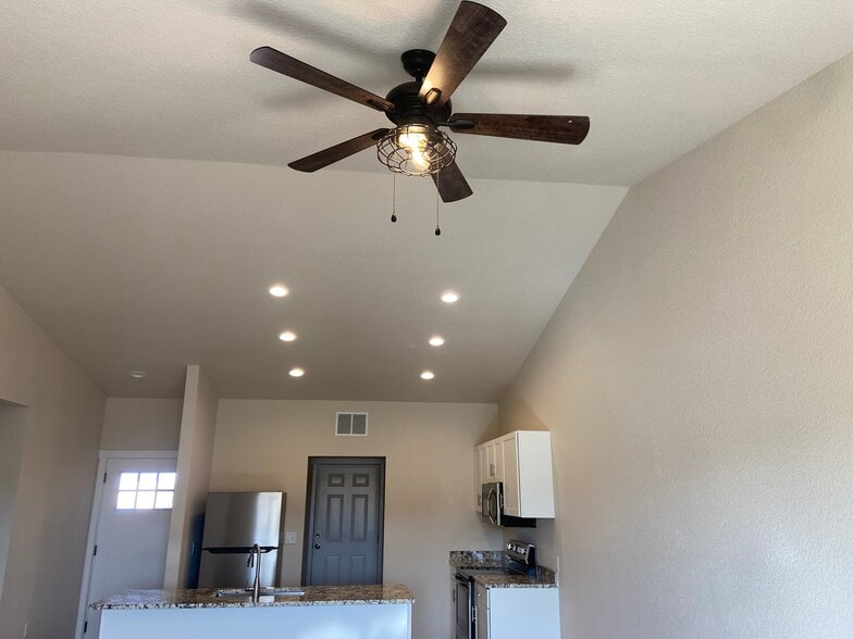 Ceiling Fan - 744 E Springmont Dr