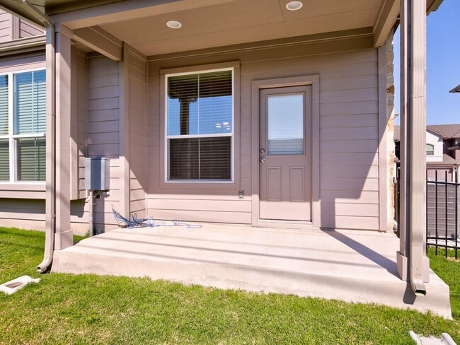 Building Photo - 421 Epiphany Ln