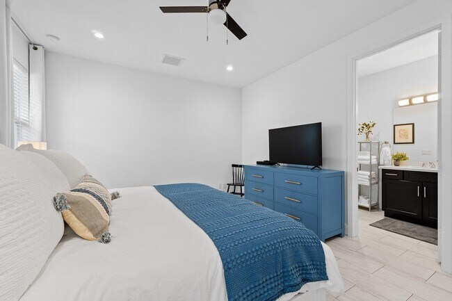 Building Photo - 17868 Limestone Creek Rd