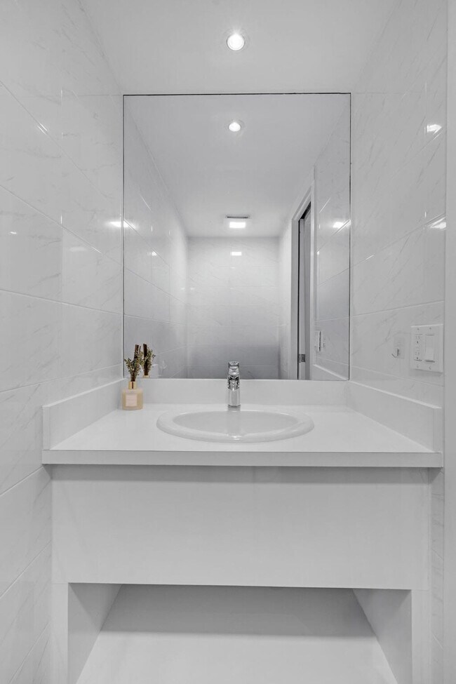 Building Photo - 468 Golden Isles Dr