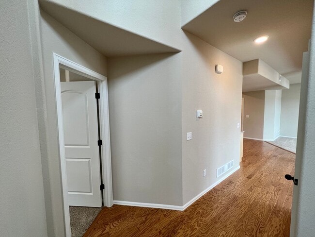 Building Photo - 5551 W 29th St