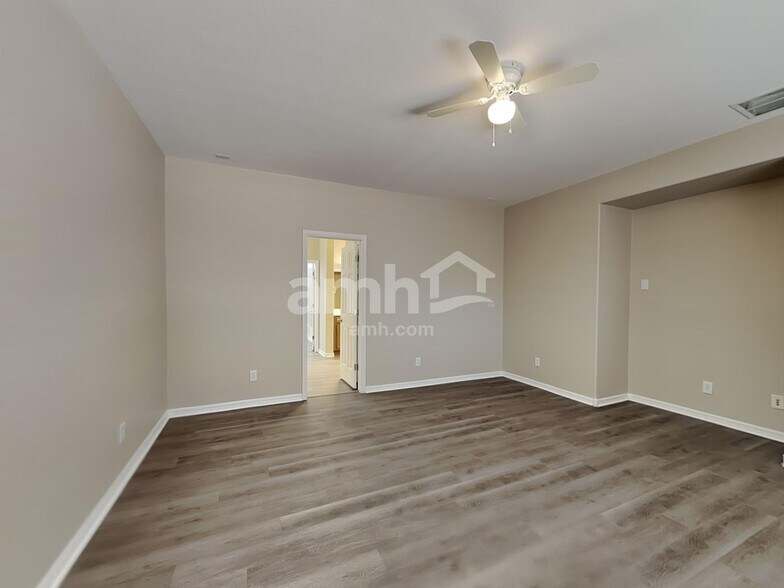 Building Photo - 3304 W Birdwatcher Ave