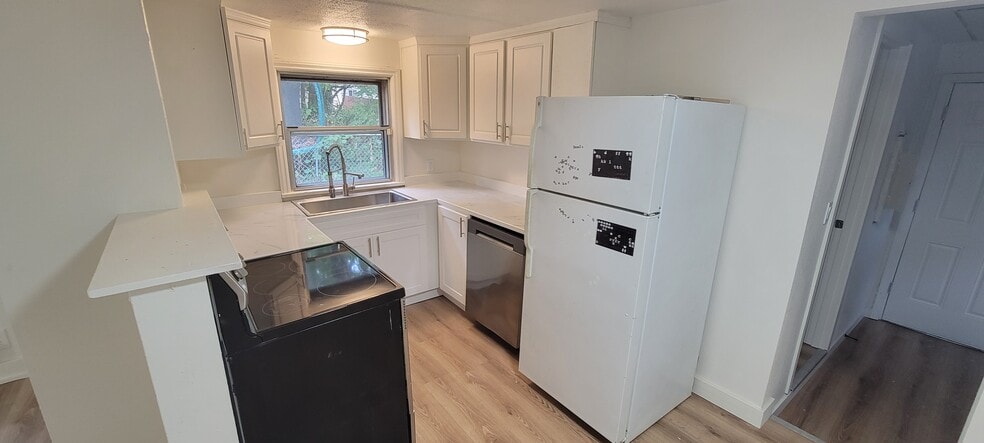 Building Photo - 11346 Sunnyside Ave N