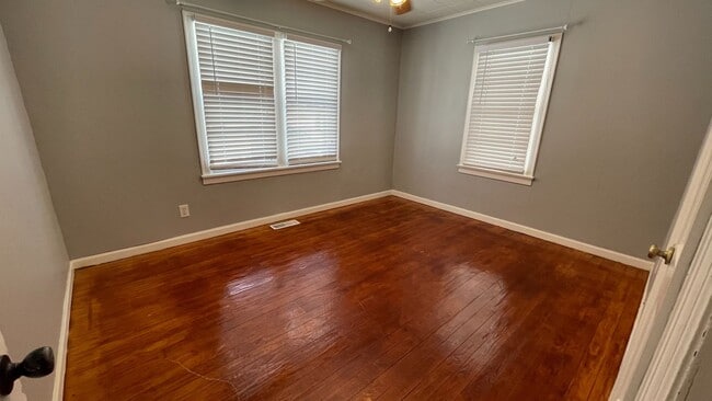 Building Photo - 2 Bedroom 1 Bath House