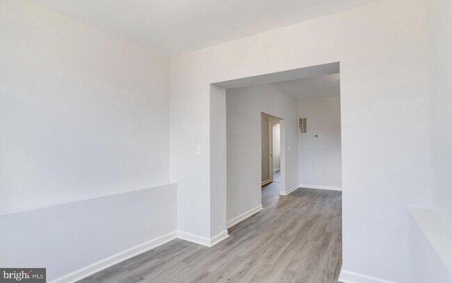 Building Photo - 3007 Oakley Ave
