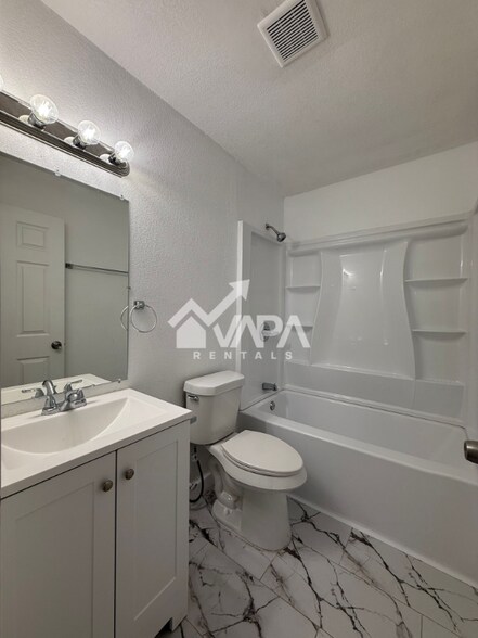 Building Photo - 7318 Glen Trail