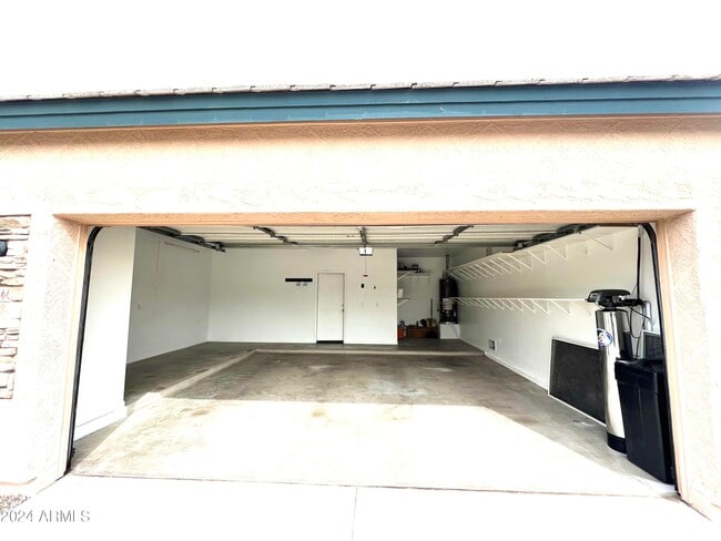 Building Photo - 3464 E Thornton Ave