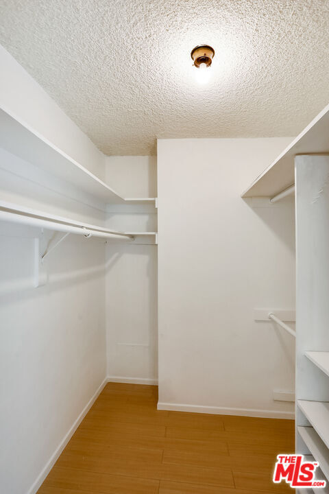 Building Photo - 809 S Bundy Dr