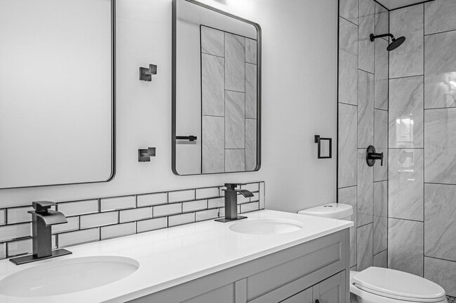 Building Photo - 2BD, 1BA Remodeled Westminster Condo. One Parking Spot. Washer/ Dryer Included.