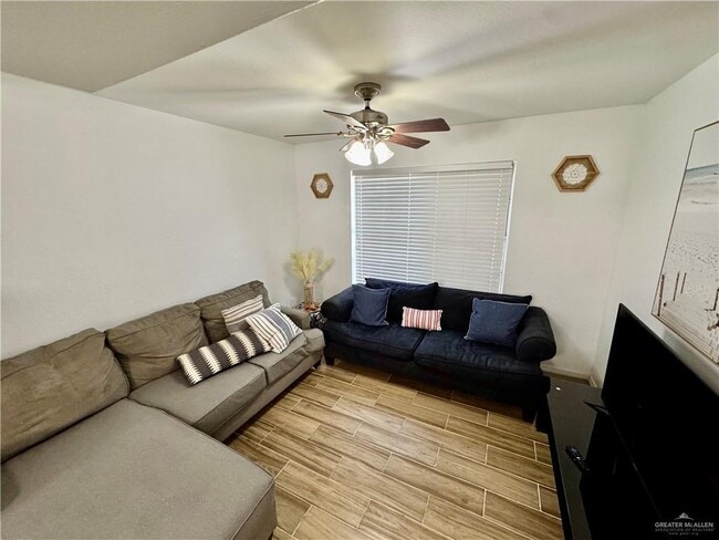 Building Photo - 14 Jay Ave