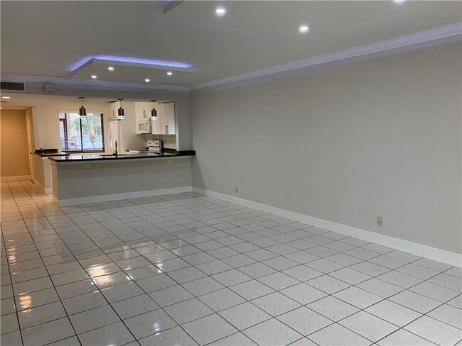 Building Photo - 434 Lakeview Dr