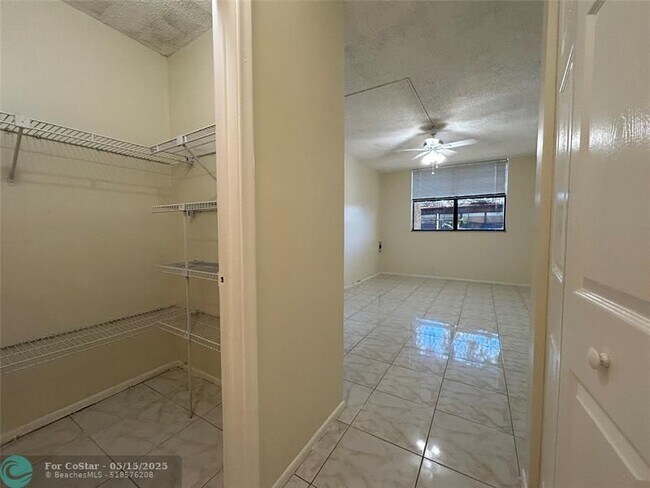 Building Photo - 2401 Riverside Dr