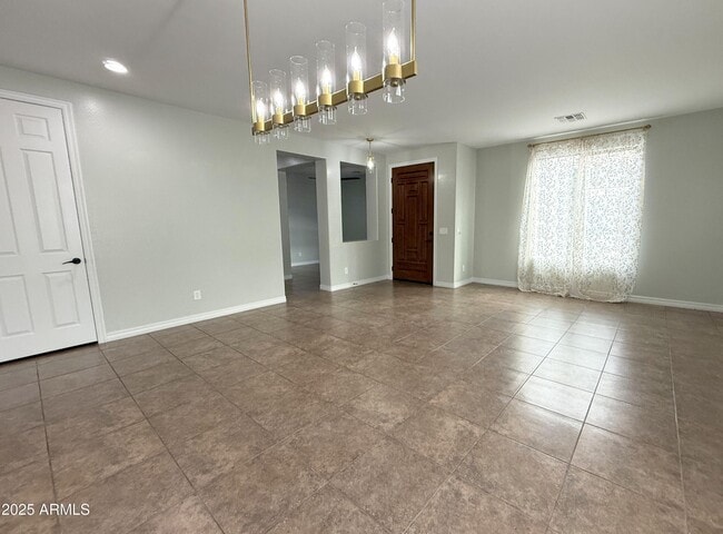 Building Photo - 2472 E Mead Dr