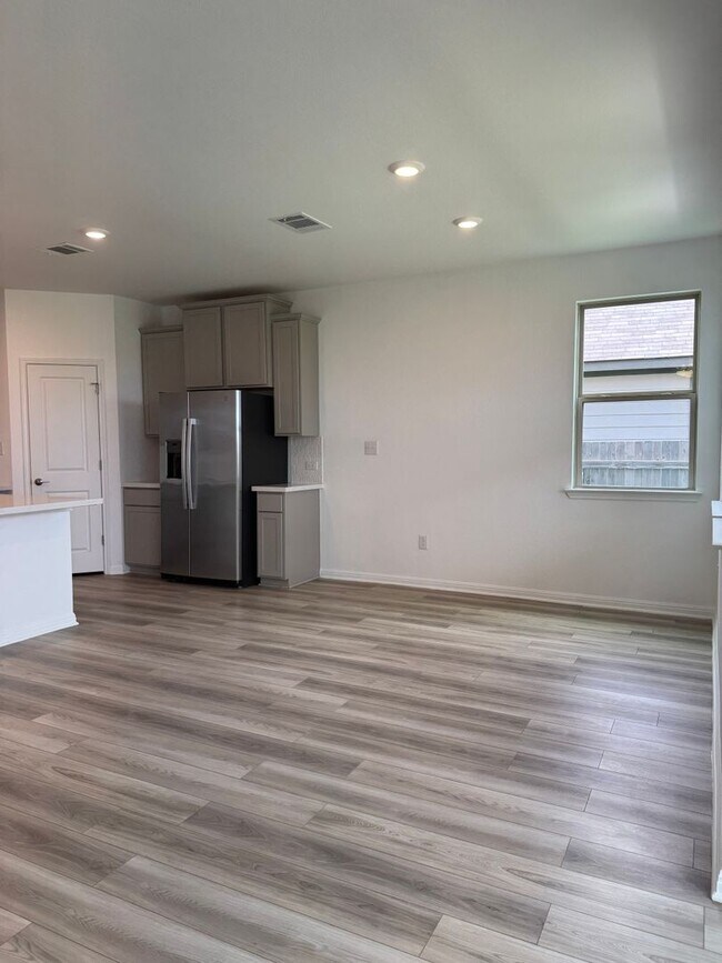 Building Photo - 4 BR/2.5BA | Newly Renovated Single Family Home | 1-Car Covered Parking | Gated backyard