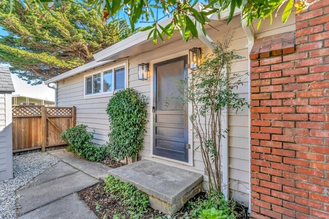 Building Photo - 2668 Quartz St