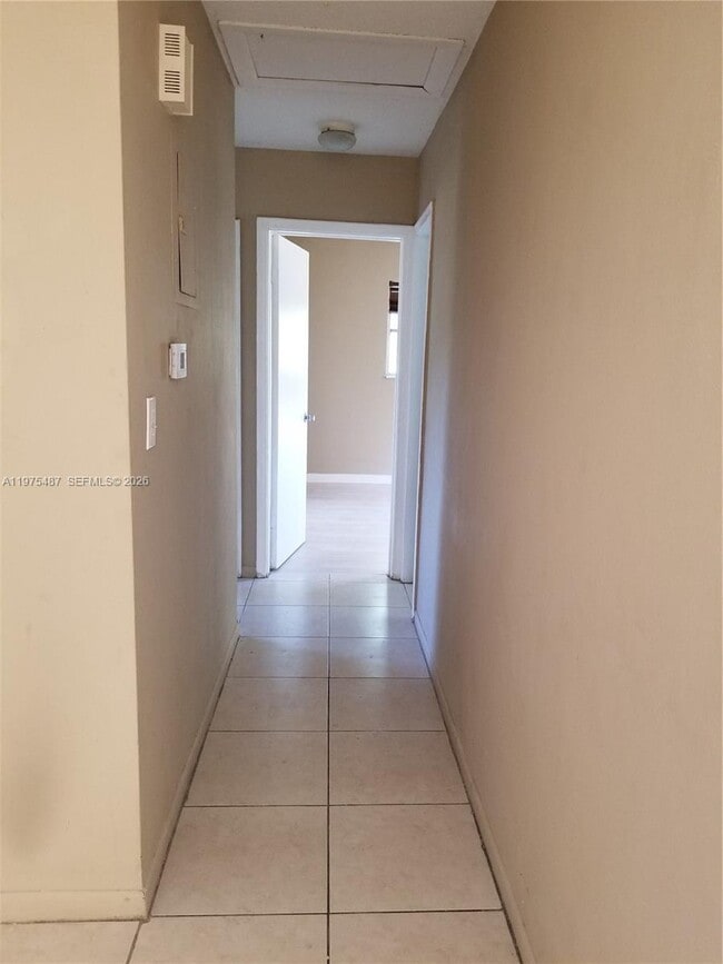 Building Photo - 3090 Coral Springs Dr