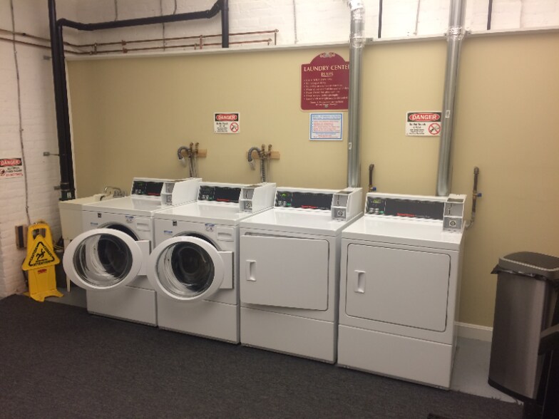 Building Photo - 16 River St