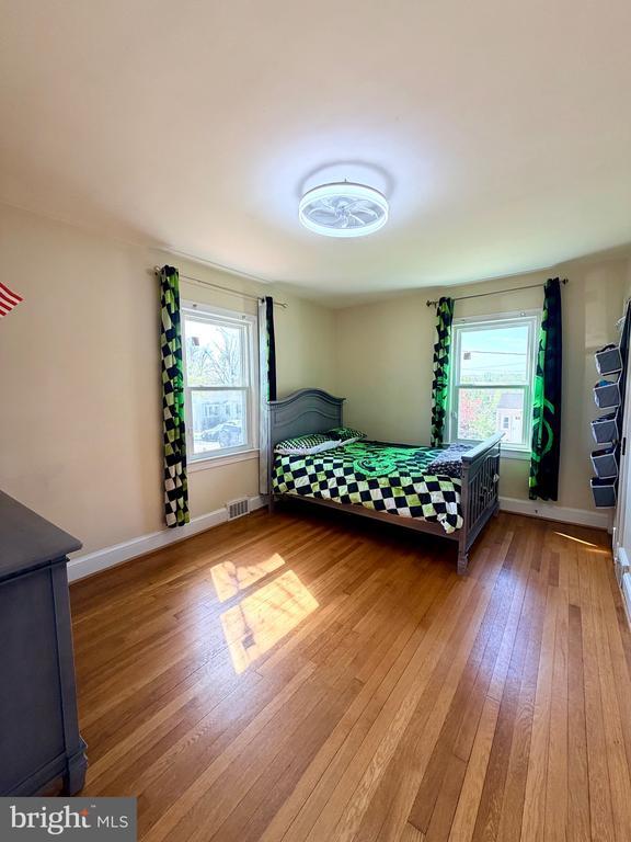 Building Photo - 2916 Meadow Ln