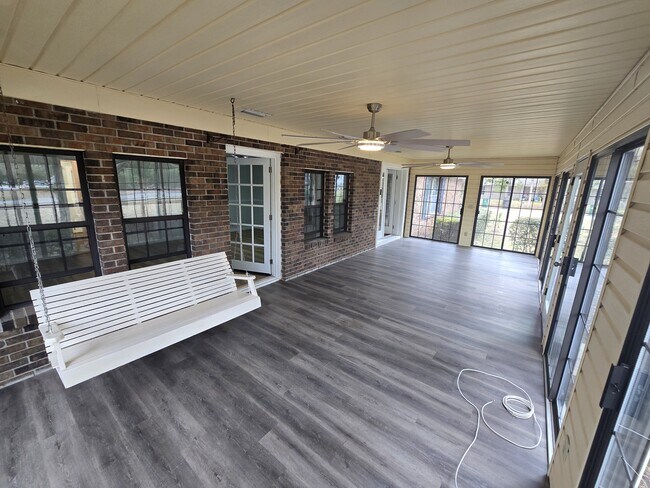 Building Photo - 1307 Point Peter Rd