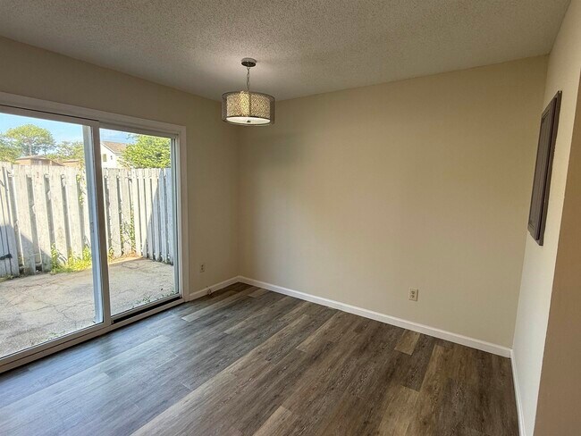 Building Photo - 1506 Havens Dr