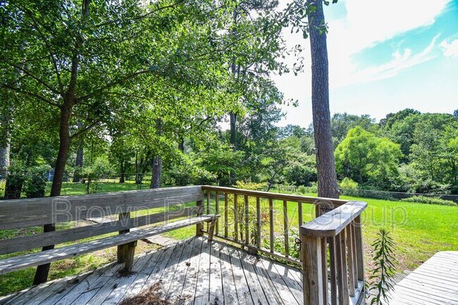 Building Photo - 5115 Lake Valley Dr
