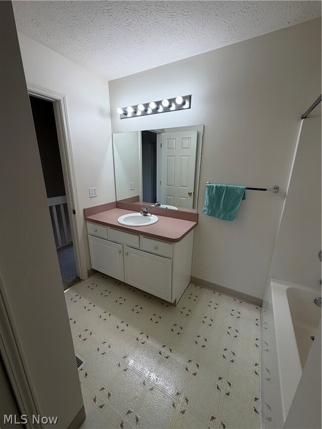 Building Photo - 1360 Meadow Run