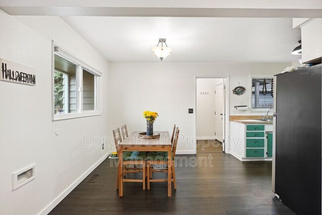 Building Photo - 3517 SE 67th Ave