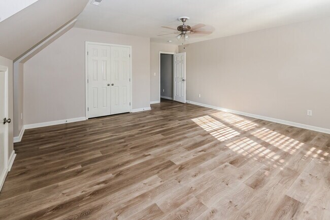 Building Photo - 9740 Faires Farm Rd