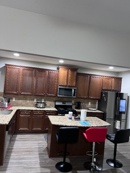 Building Photo - 1432 English Manor Cir