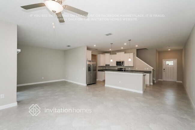 Building Photo - 2889 Coach Manors Way