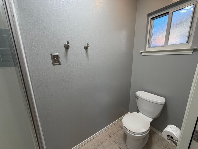 Building Photo - 3 Bedroom Single Story Home Available Near Louisiana Blvd NE & Candelaria Rd NE!