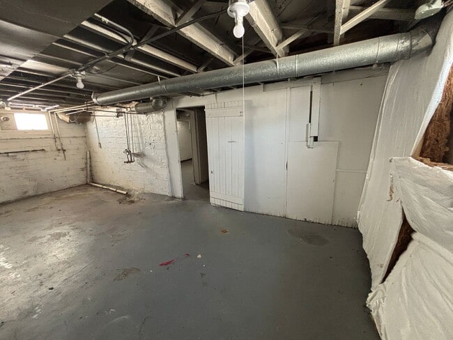 Building Photo - 1410 Wilson Ave