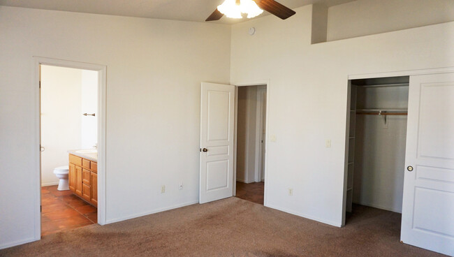 Building Photo - 3077 Mountain Ridge Dr