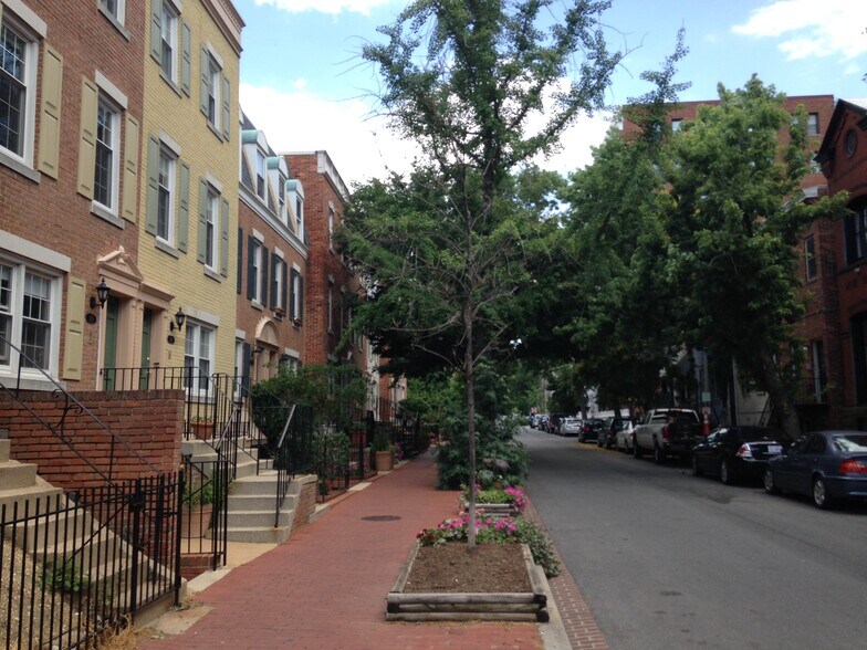 Building Photo - 1617 Corcoran St NW