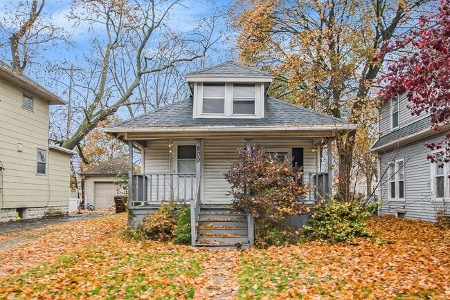 Building Photo - 809 Westmoreland Ave