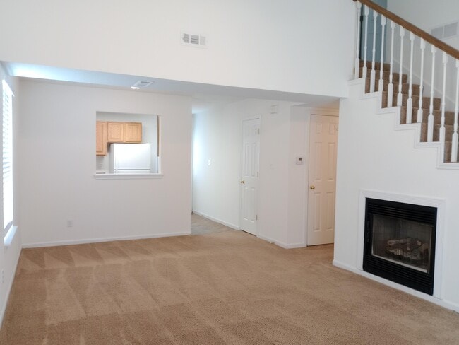 Building Photo - 3519 La Mesa Dr